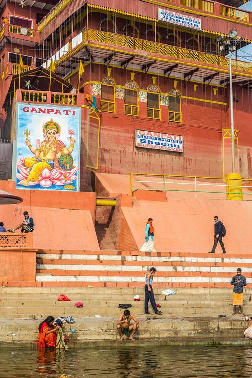 Ganpati pensión Varanasi Exterior foto